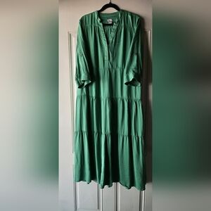 Chico’s Tiered Midi Dress Green Size 2 – Roll Tab Sleeve, Flowy Fit